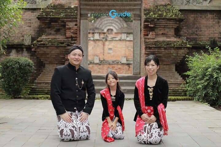 Yogyakarta Heritage Tour and Batik Workshop photo 4