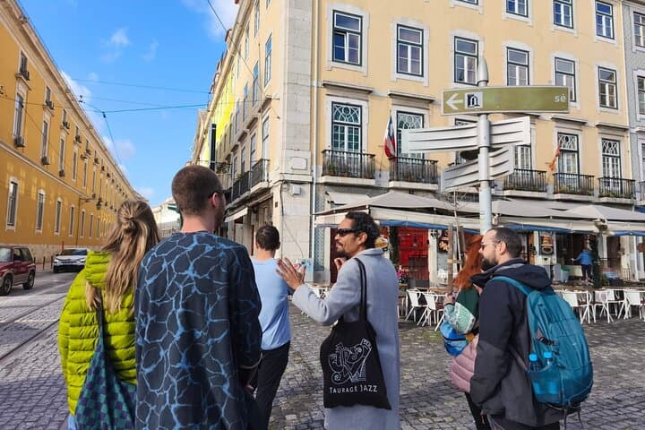 Alfama and Mouraria Tour - The oldest neighbourhoods in Lisbon photo 2
